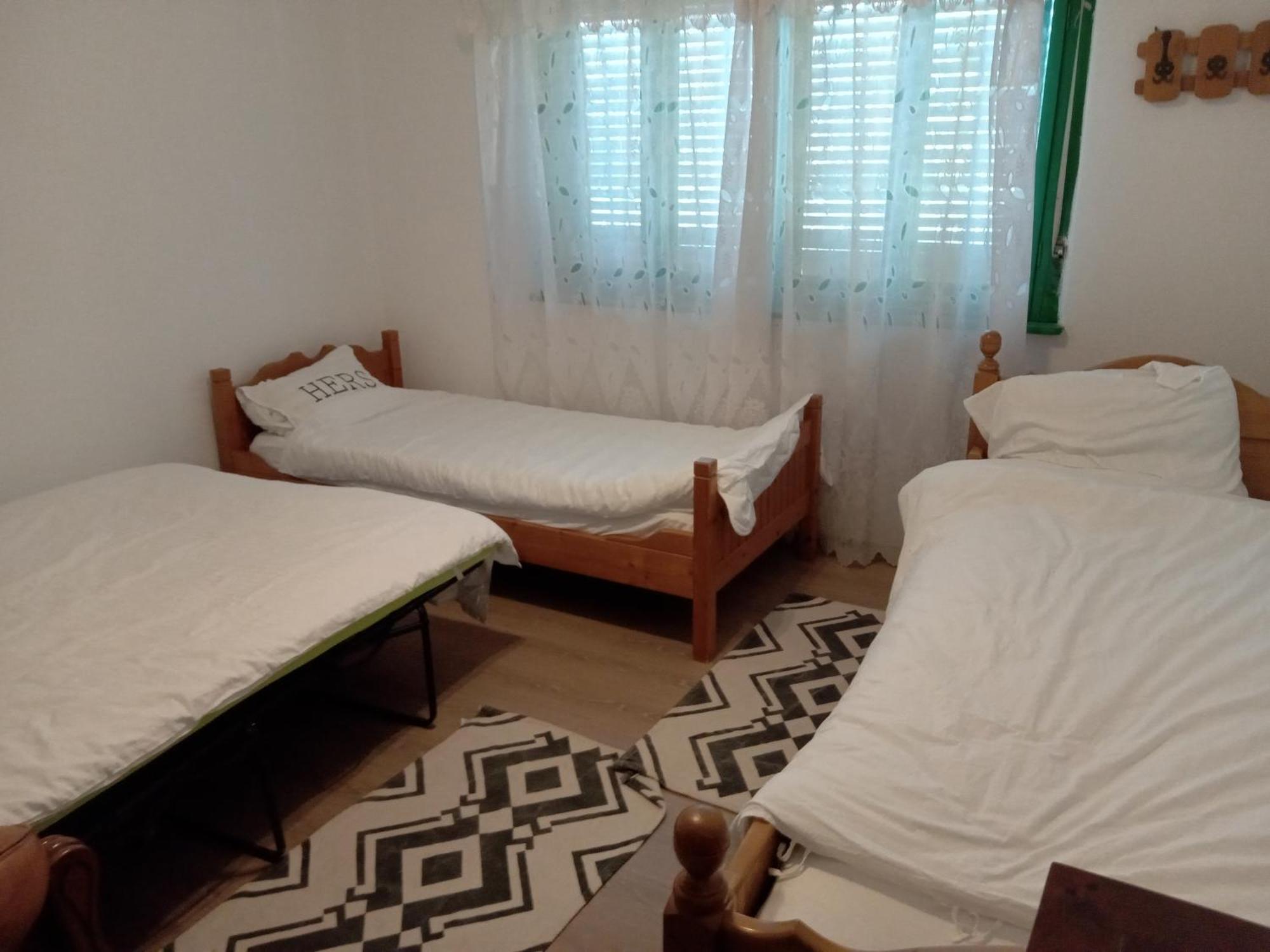La Tataia Zahei Hotel Dragus Room photo