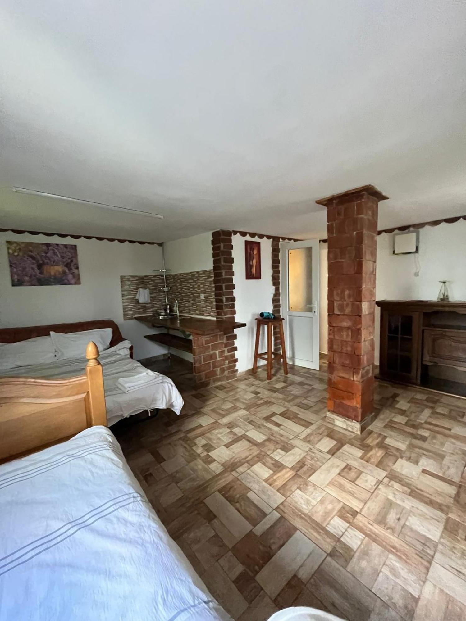 La Tataia Zahei Hotel Dragus Room photo